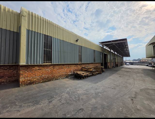 3,600M² FACTORY FOR SALE IN ANDERBOLT